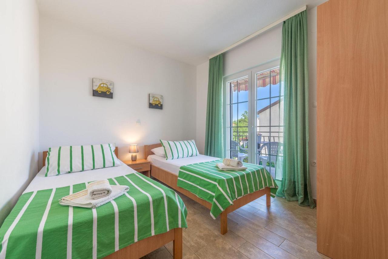 Apartments Navalia Novalja Kültér fotó